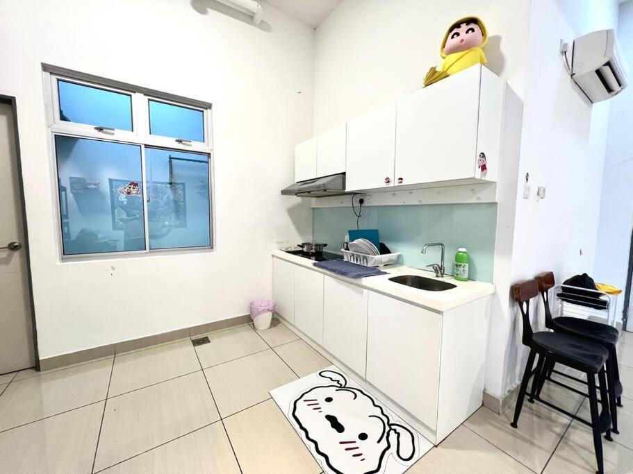 B1610 Austin Height Crayon Shin Chan By Apartemen
